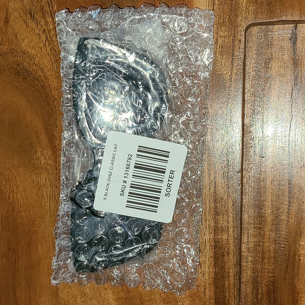 3X HOST PICK!!! BLACK CAT EYE SUNGLASSES - Picture 4 of 12